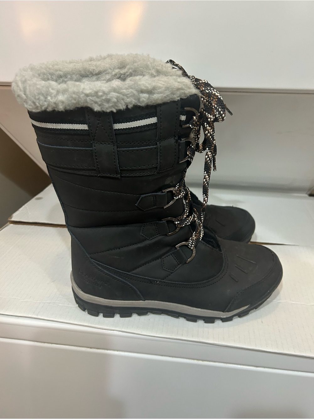 Bearpaw Women’s Size 11 DesdeBlack Winter Lace-Up Snow Boots